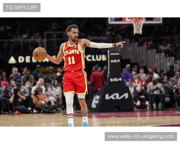 NBA特雷杨高抛传球被队友空接重扣：一次默契与训练的完美碰撞